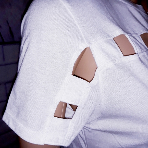 Fabletics Tee - Picture 3 of 7